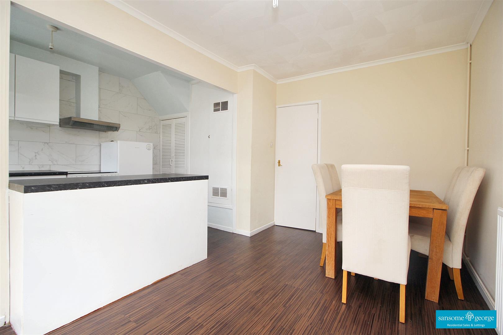 Barnwood Close, Reading, Berkshire